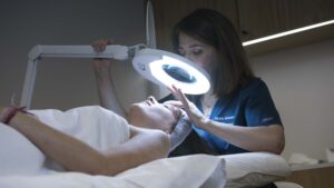 Estrés Y Piel En Verano: Cómo Cuidarte Mejor 5 Estrés Y Piel En Verano: Cómo Cuidarte Mejor 20 - Clínica +Cueto